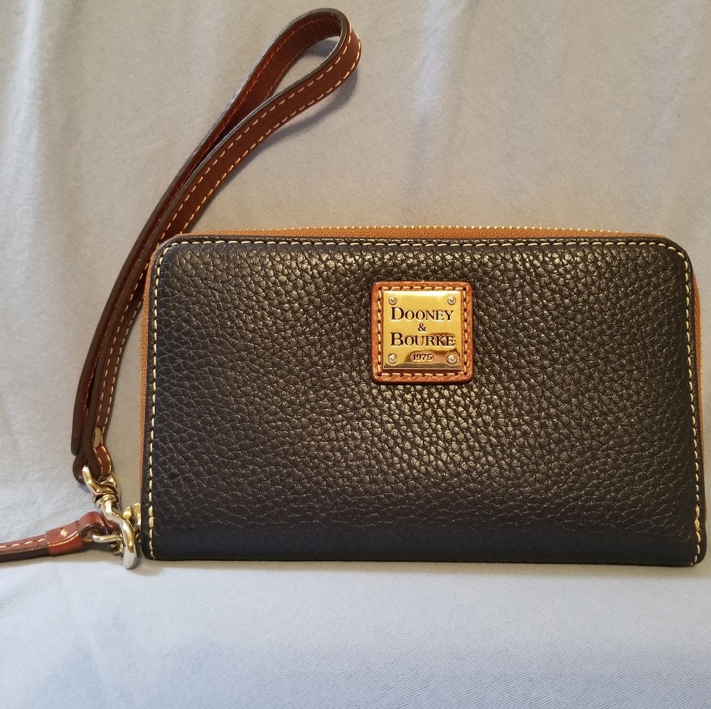 Dooney & Bourke Pebble Leather Zip around wallet